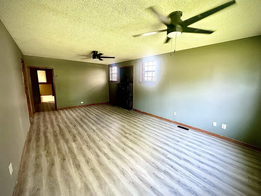 403 7th St, Tuscumbia, AL 35674 - #2