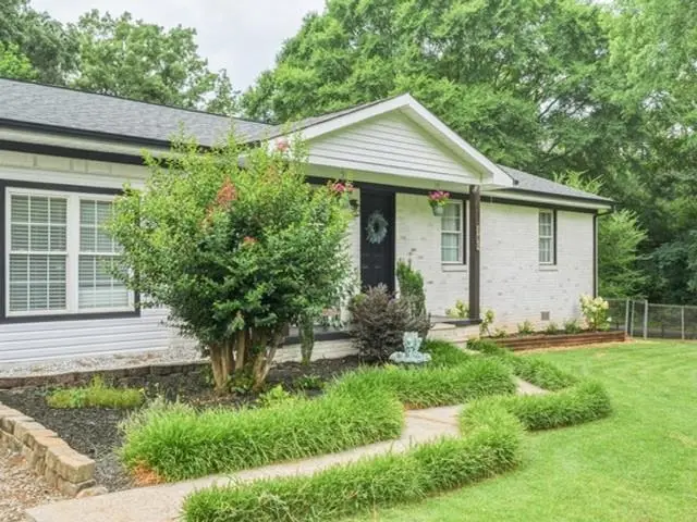 185 Crockett Cir, Florence, AL 35633 - #3