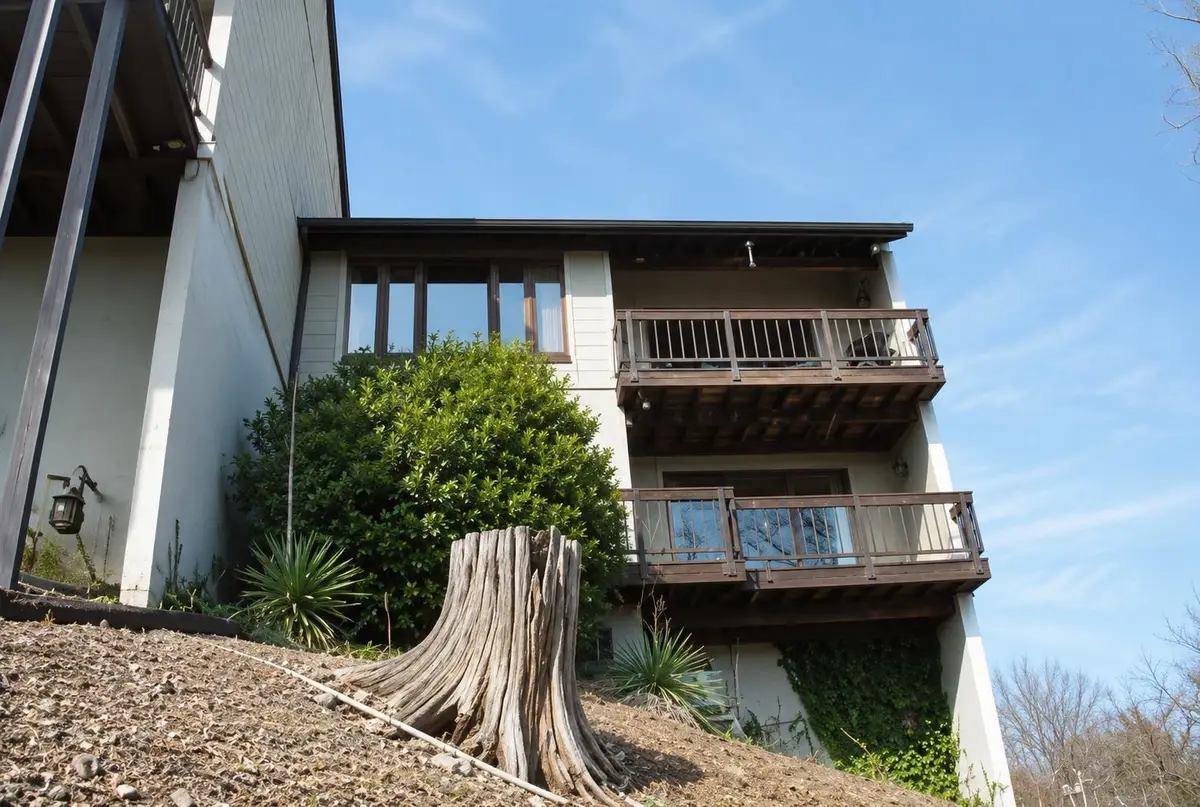 230 River Point Rd, Florence, AL 35634 - #1