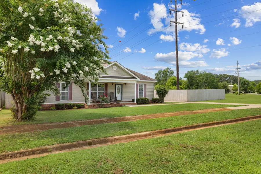 100 W Michigan Ave, Muscle Shoals, AL 35661 - #2