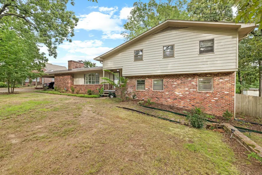 1818 Hermitage Dr, Florence, AL 35630 - #2