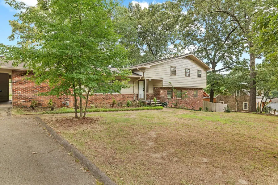 1818 Hermitage Dr, Florence, AL 35630 - #3
