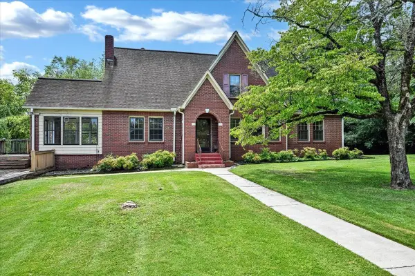 1348 3rd St, Cullman, AL 35055