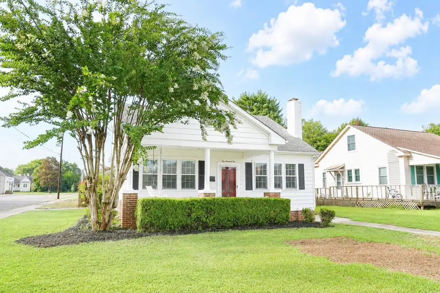 110 W 1st St, Tuscumbia, AL 35674 - #2