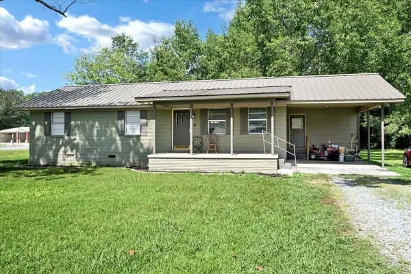 105 Hobert Warren St, Hanceville, AL 35077