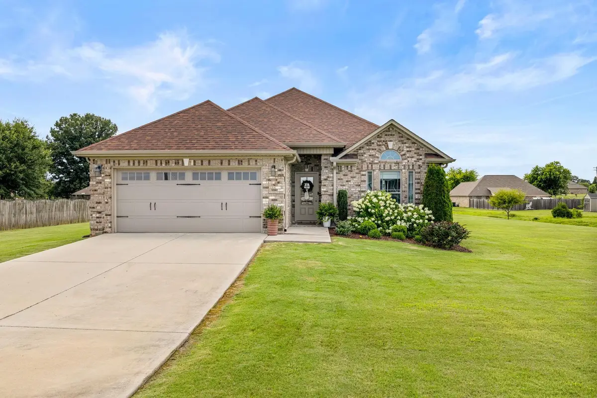 557 Belview Dr, Killen, AL 35645 - #1