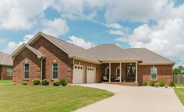 271 Oldenburg Dr, Killen, AL 35645