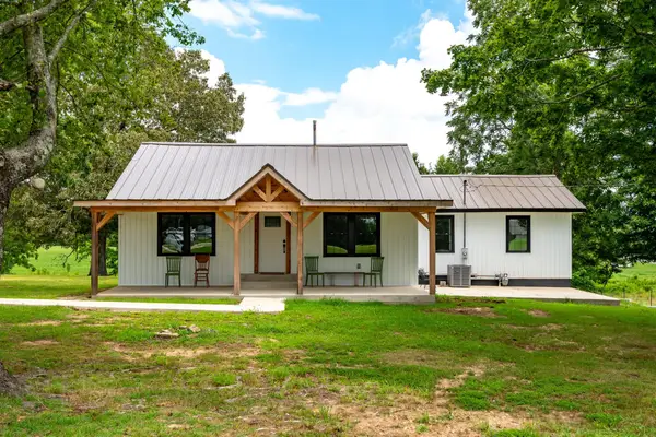 3640 Hawk Pride Mountain Rd, Tuscumbia, AL 35674