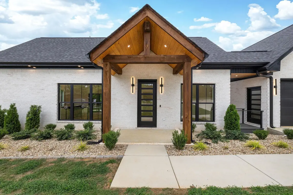 75 Kilcoole St, Muscle Shoals, AL 35661 - #1