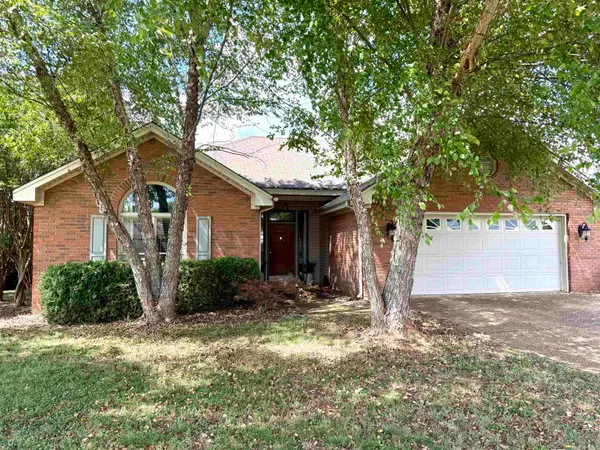 305 E Pershing Ave, Muscle Shoals, AL 35661