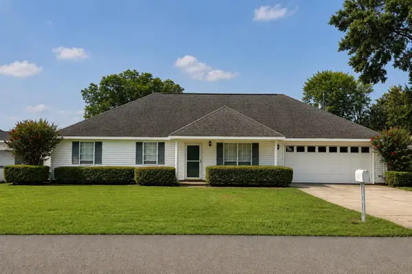 105 Wisconsin Ave, Muscle Shoals, AL 35661