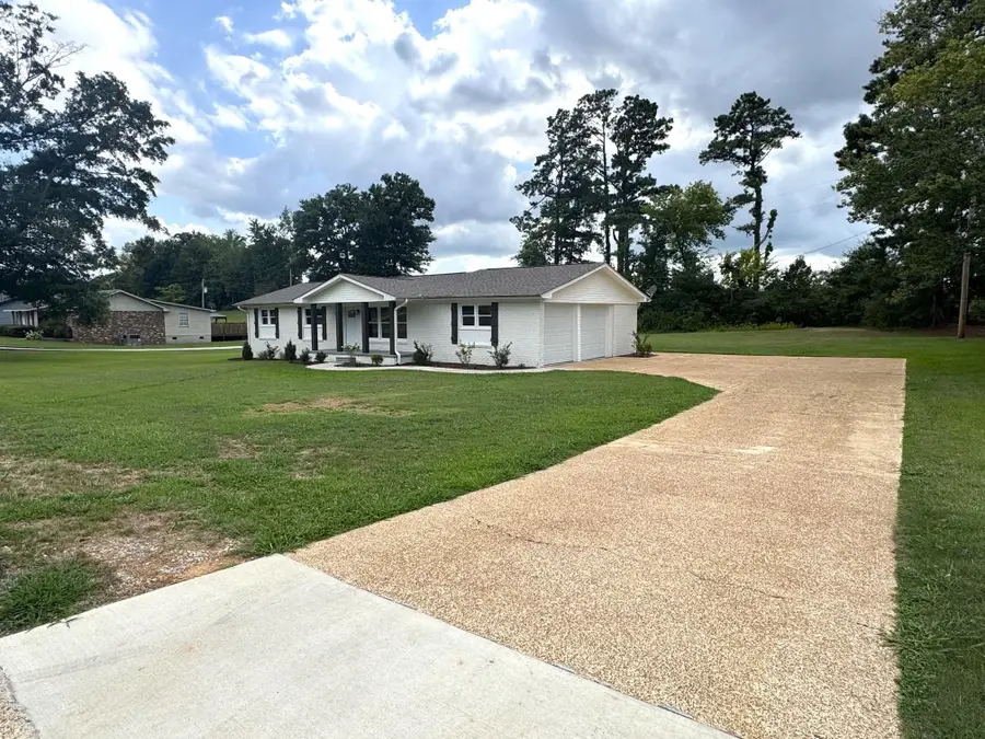 118 Augusta St, Florence, AL 35633 - #3