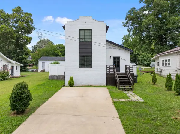 1038 N Royal Ave, Florence, AL 35630