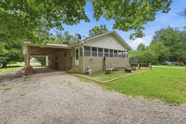 947 Co Rd 281, Florence, AL 35633