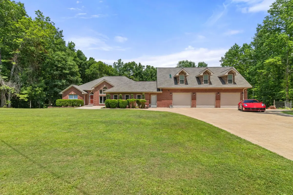 320 Cove Creek Rd, Florence, AL 35634 - #1
