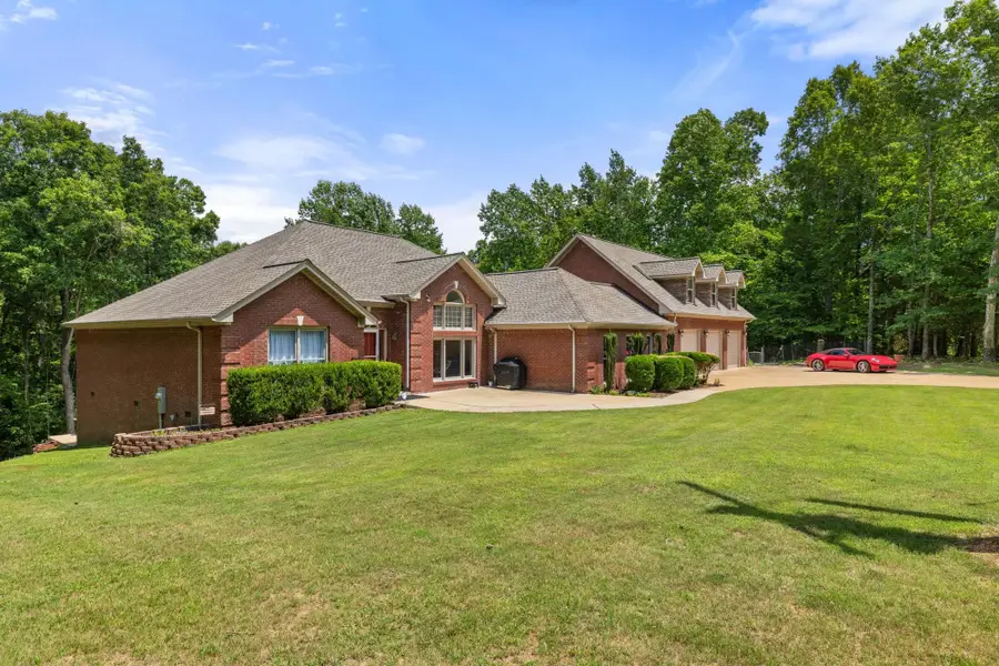 320 Cove Creek Rd, Florence, AL 35634 - #3