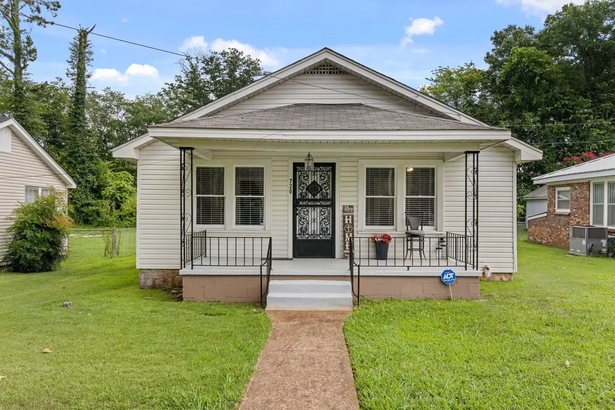 720 N Jefferson St, Tuscumbia, AL 35674 - #1