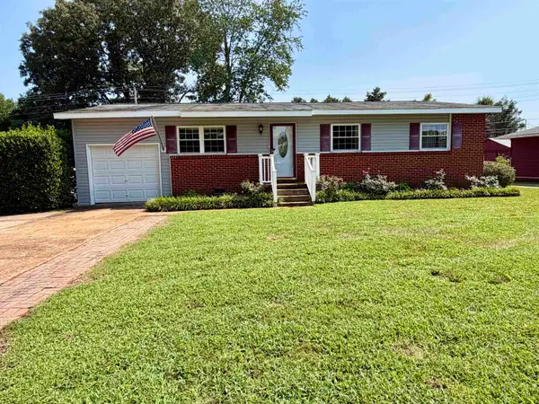 221 Davis Ave, Florence, AL 35633