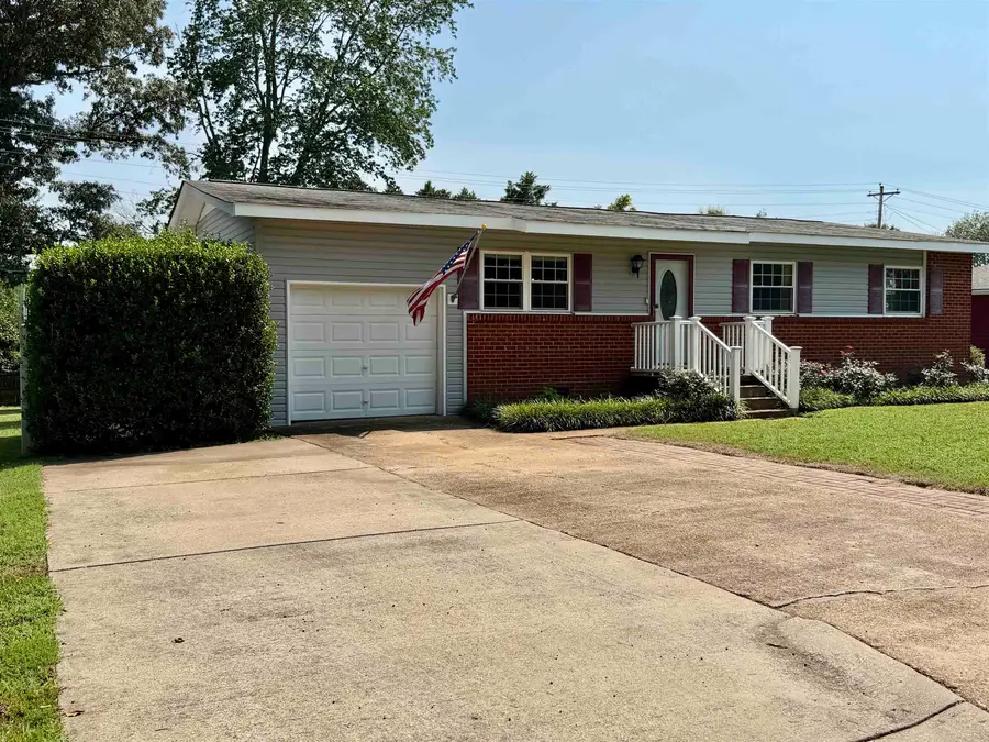 221 Davis Ave, Florence, AL 35633 - #2