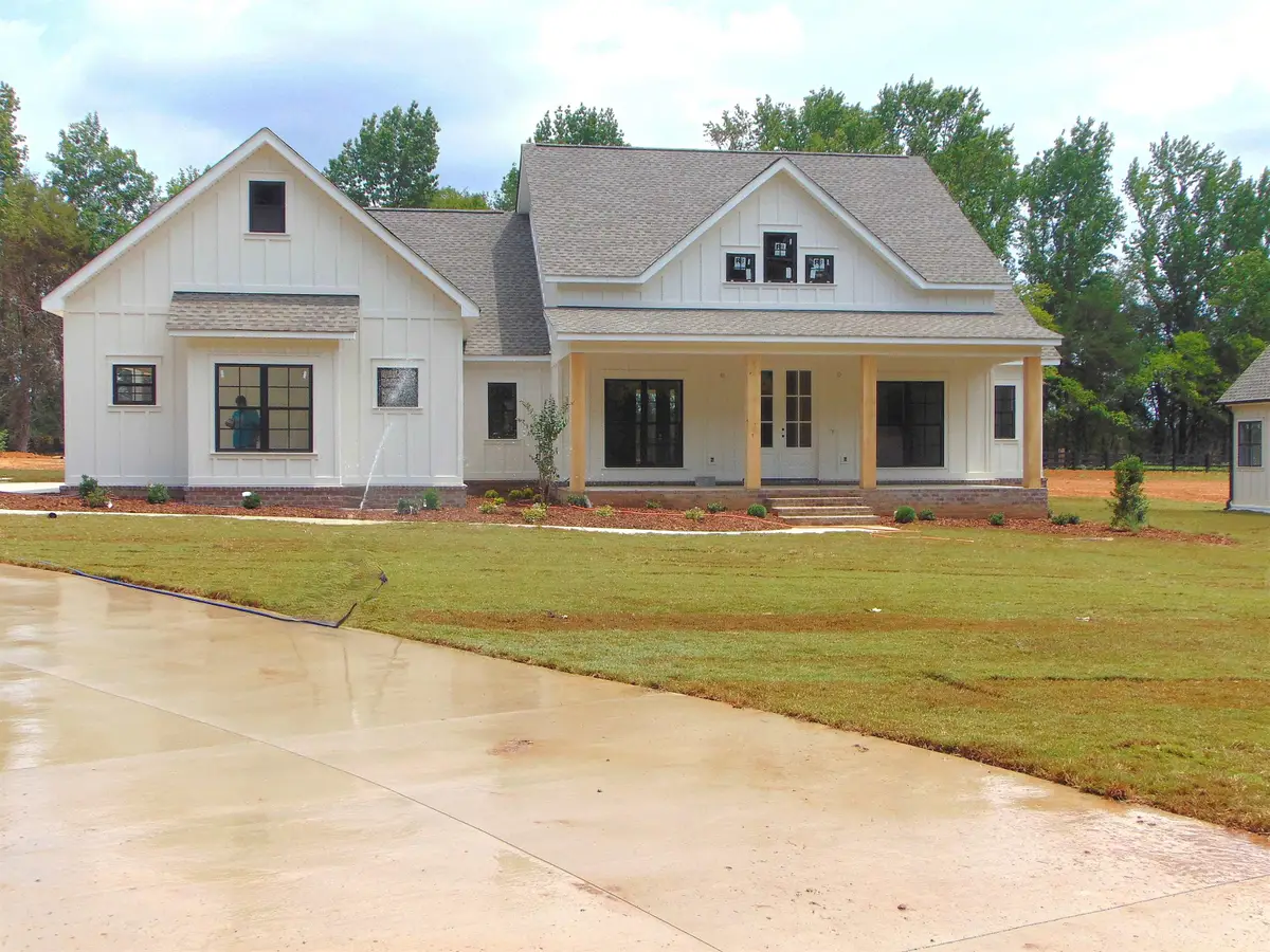 3862 Co Rd 61, Florence, AL 35634 - #1