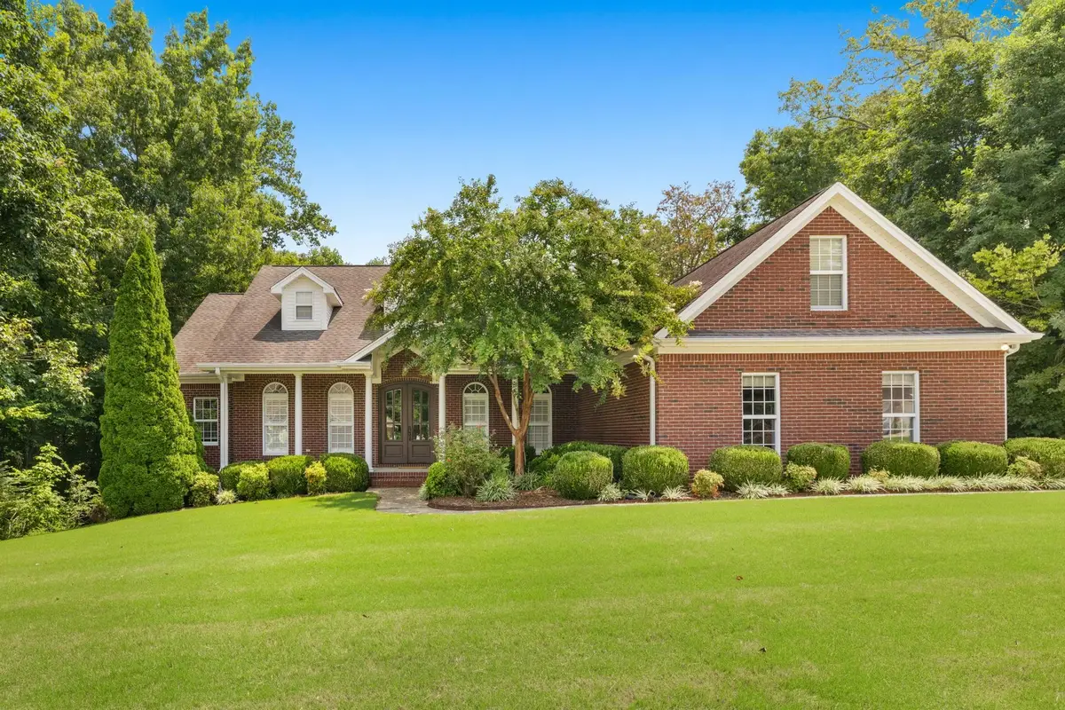 104 Castlewood Ct, Florence, AL 35633 - #1
