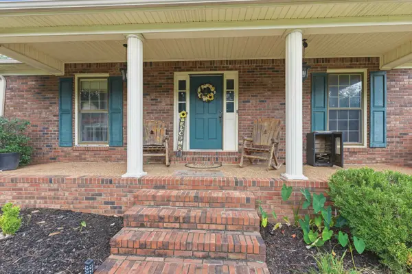 122 W Oak Hill Dr, Florence, AL 35633