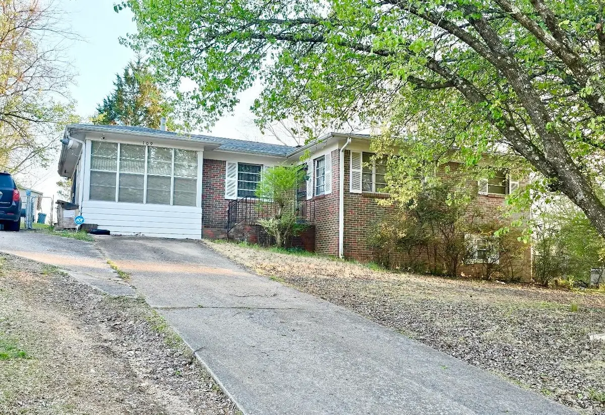 109 26th Ave, Center Point, AL 35215 - #1