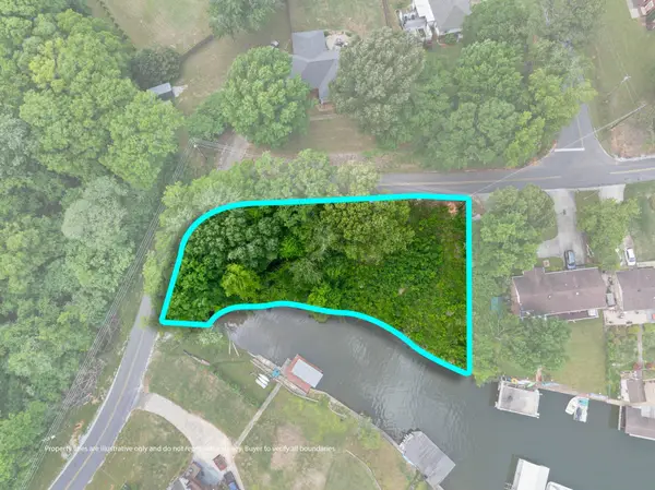 Dogwood Cir, Muscle Shoals, AL 35661