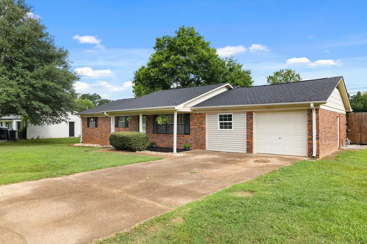 330 Leona Dr, Florence, AL 35633 - #1