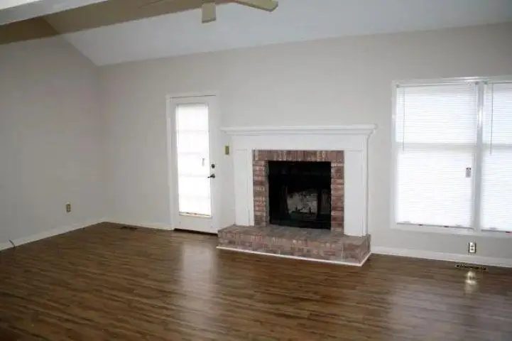 271 Woodcastle Dr, Florence, AL 35630 - #2