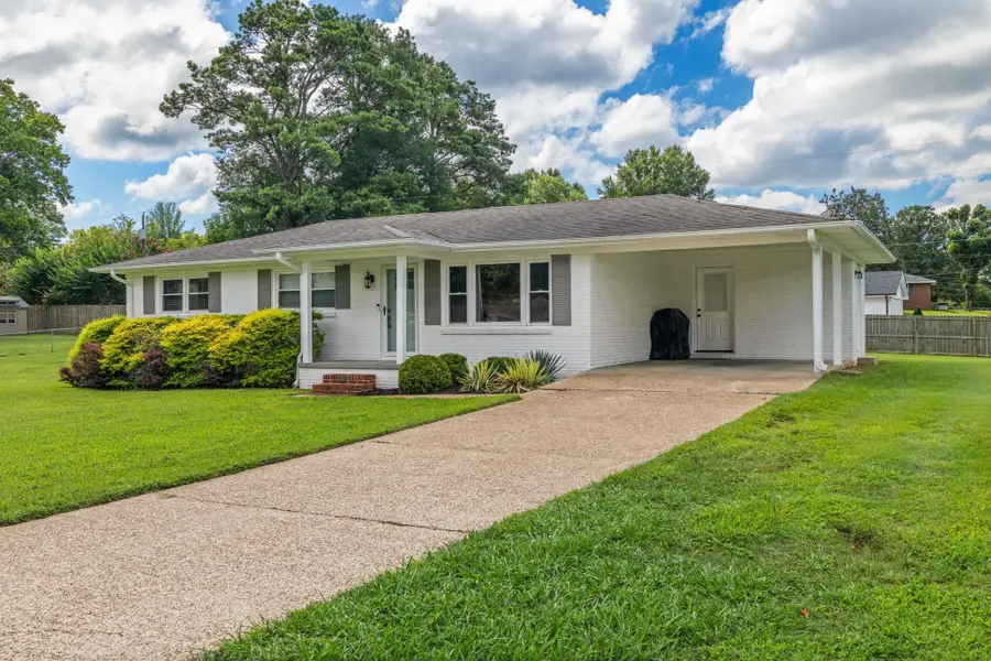2017 Saxton Dr, Florence, AL 35630 - #2