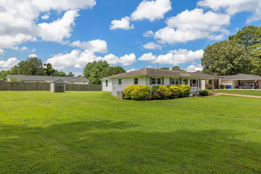 2017 Saxton Dr, Florence, AL 35630 - #3