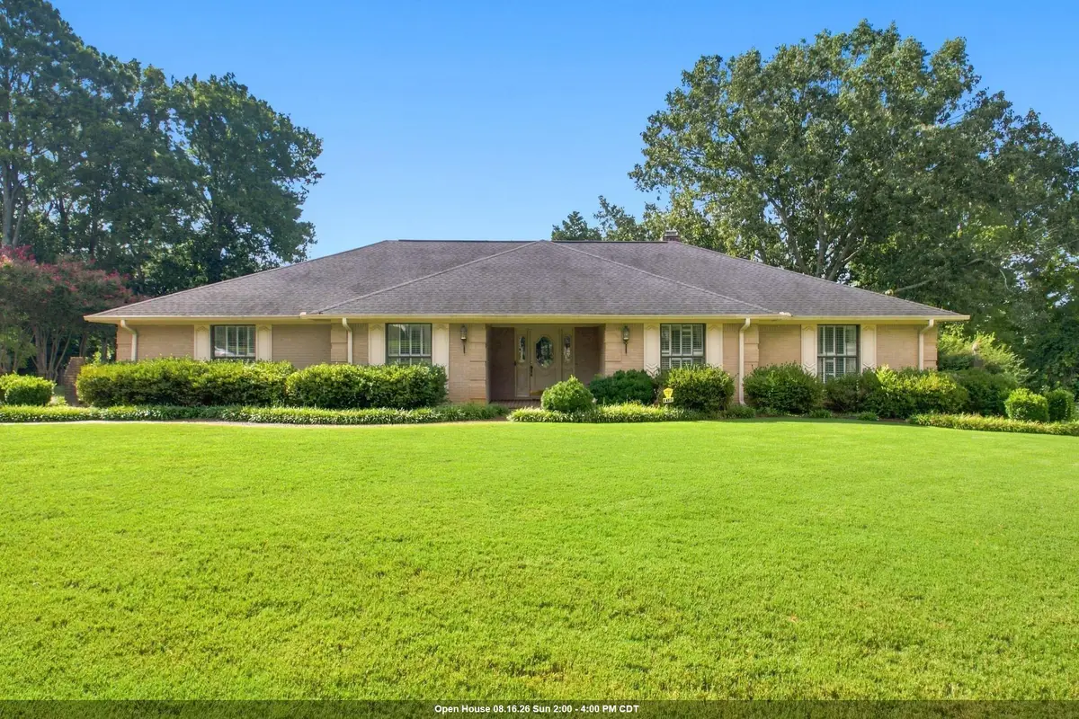 2128 Hickory Hills Rd, Florence, AL 35630 - #1