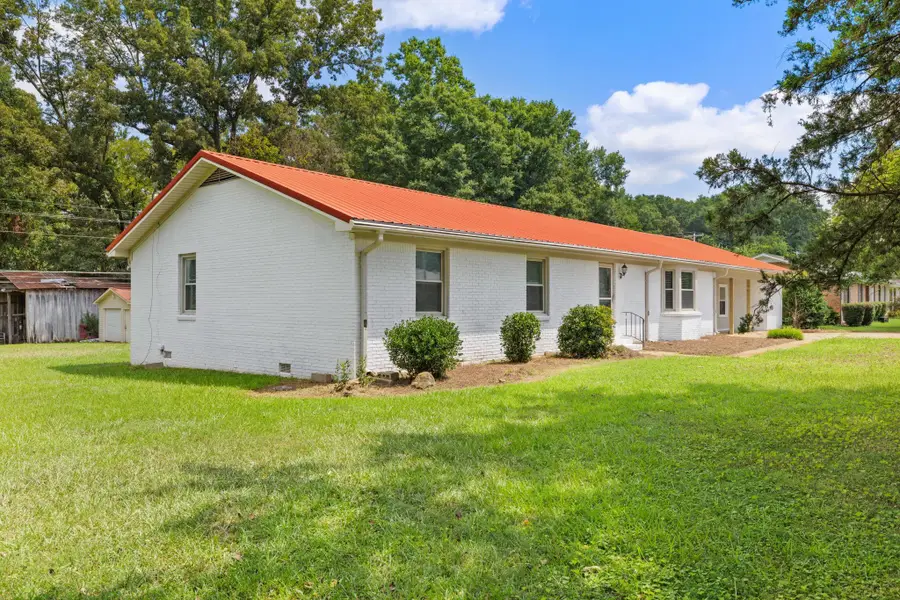 304 Maple St, Tuscumbia, AL 35674 - #3