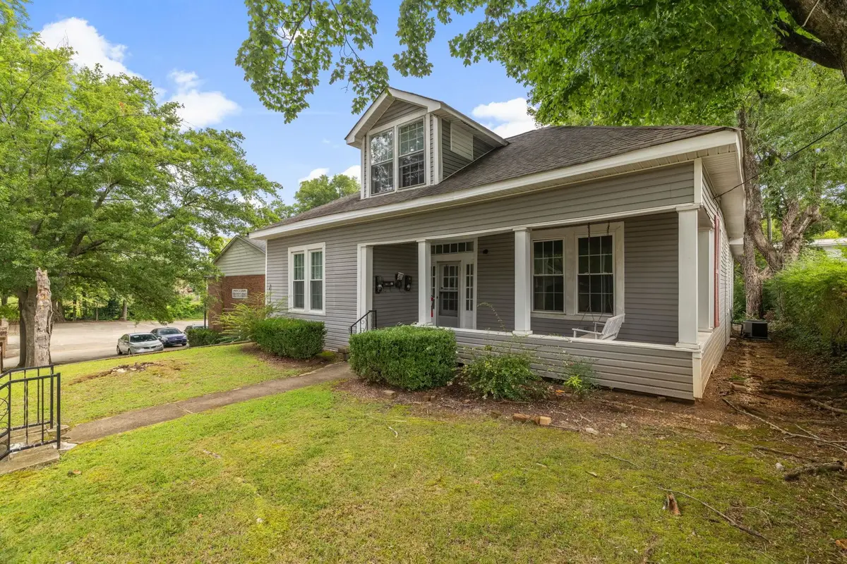 434 N Chestnut St, Florence, AL 35630 - #1