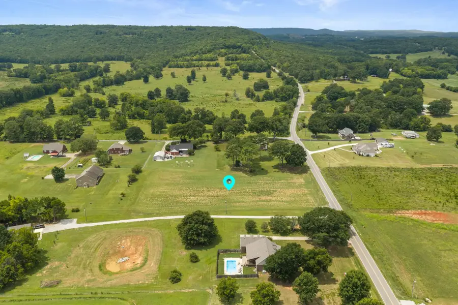 001 Henderson Point Rd, Tuscumbia, AL 35674 - #3