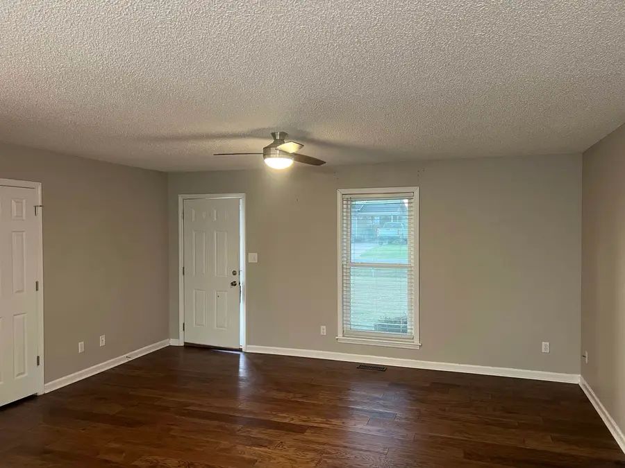 315 Washington Dr, Muscle Shoals, AL 35661 - #2