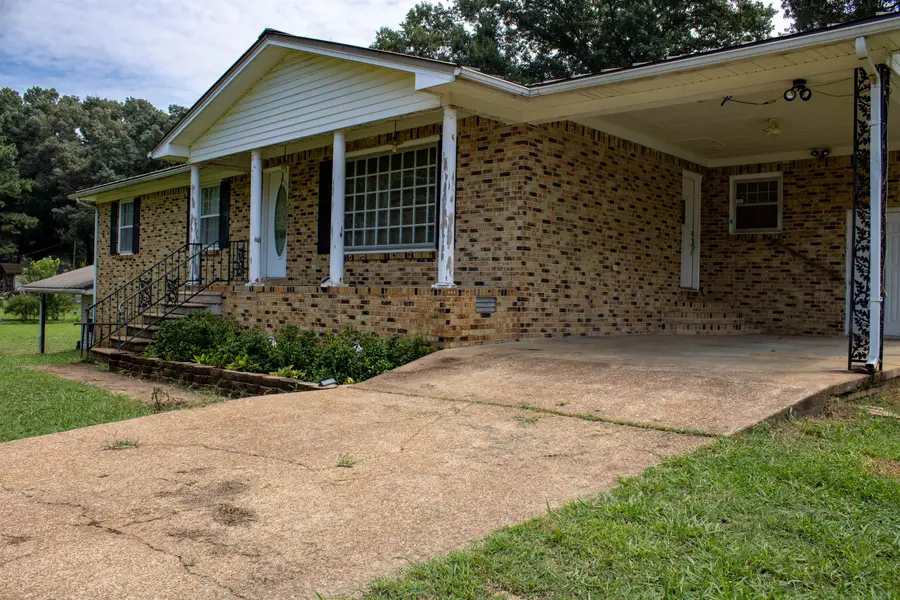 166 Montclair Rd, Killen, AL 35645 - #3