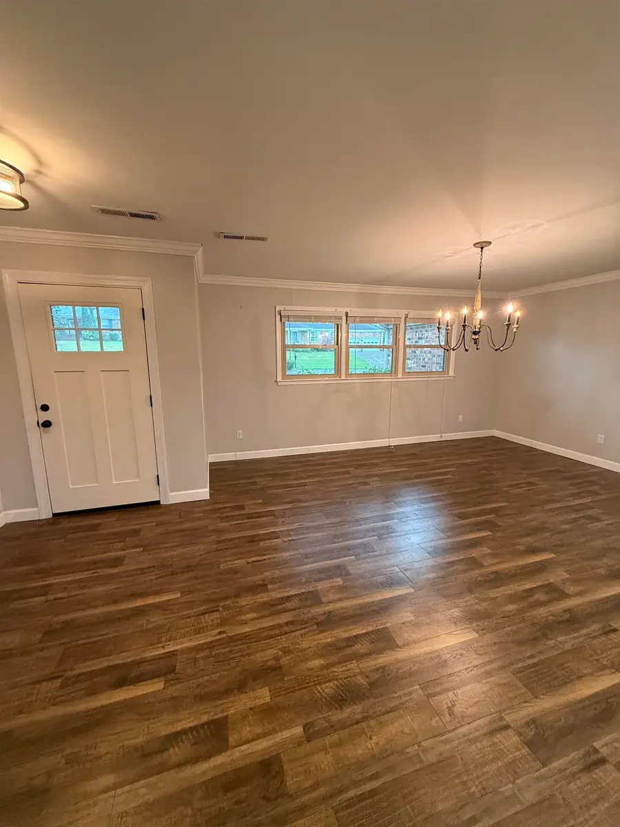 118 Creekwood Dr, Florence, AL 35630 - #2