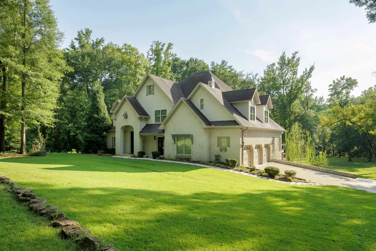 529 Riverbend Pl, Florence, AL 35630 - #1