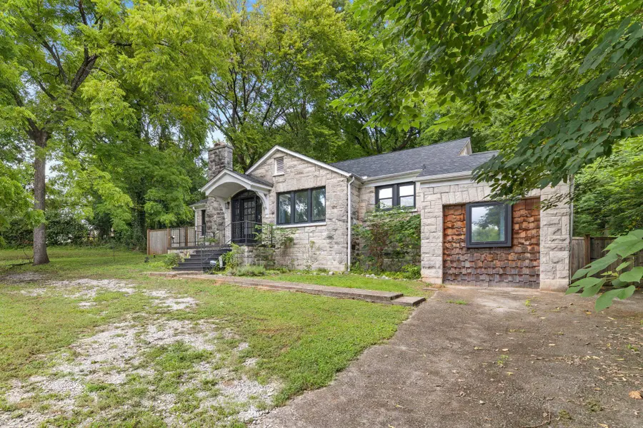 601 Crest St, Florence, AL 35630 - #3