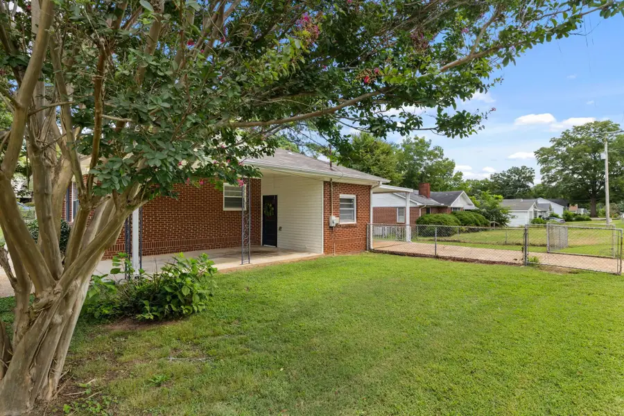 249 W Lee Ave, Florence, AL 35630 - #2