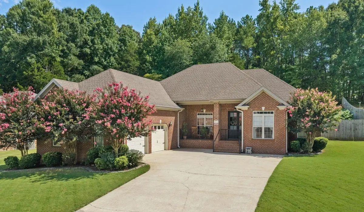 390 Koger St, Killen, AL 35645 - #1