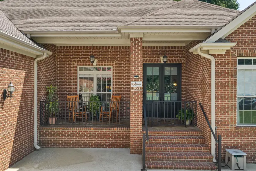 390 Koger St, Killen, AL 35645 - #2