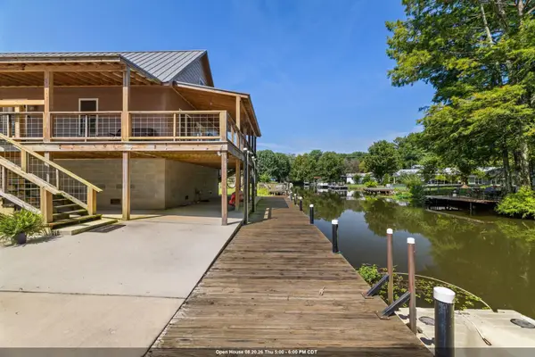 151 Bluffview Dr, Florence, AL 35634