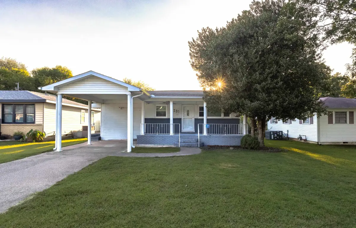 231 N Prairie St, Florence, AL 35630 - #1