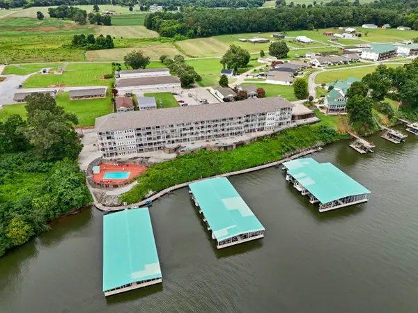 5590 Bay Village Dr #1B, Athens, AL 35611
