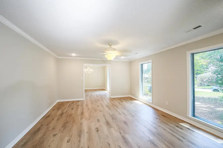 421 Nottingham Rd, Florence, AL 35633 - #2