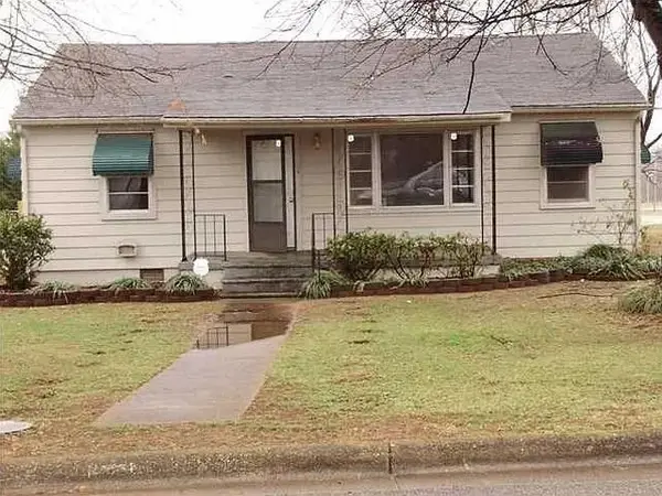 2806 E 10th Ave, Sheffield, AL 35660
