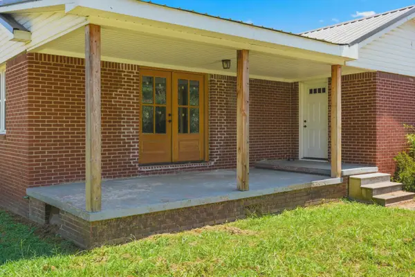 1211 Woodmont Dr, Tuscumbia, AL 35674